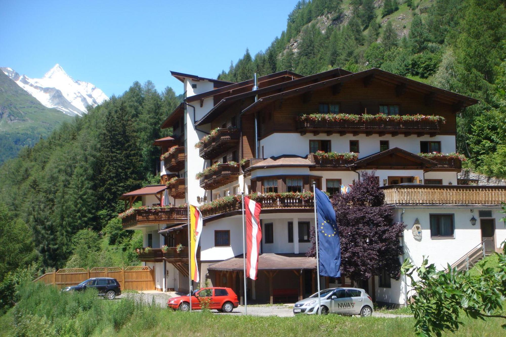 Alpin Panoramahotel Laerchenhof Heiligenblut Exterior photo