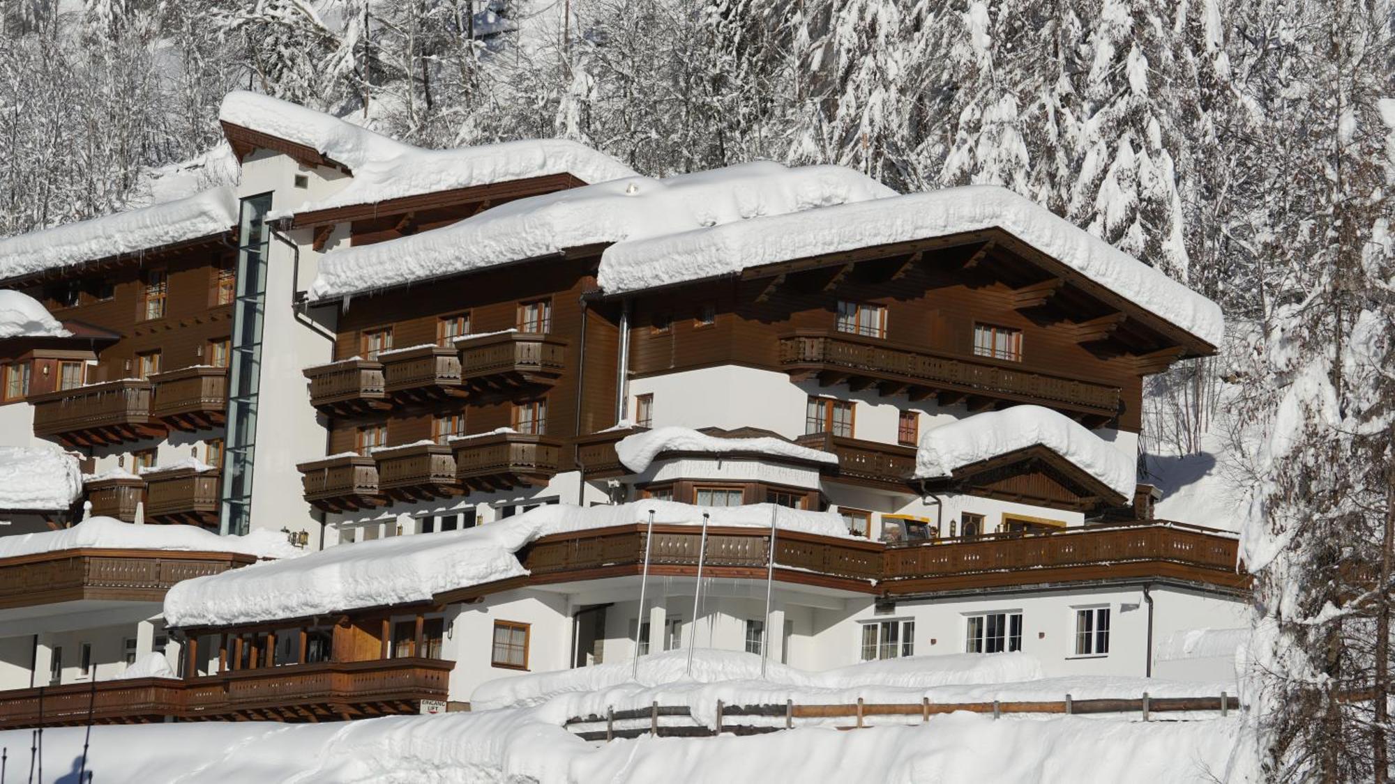Alpin Panoramahotel Laerchenhof Heiligenblut Exterior photo
